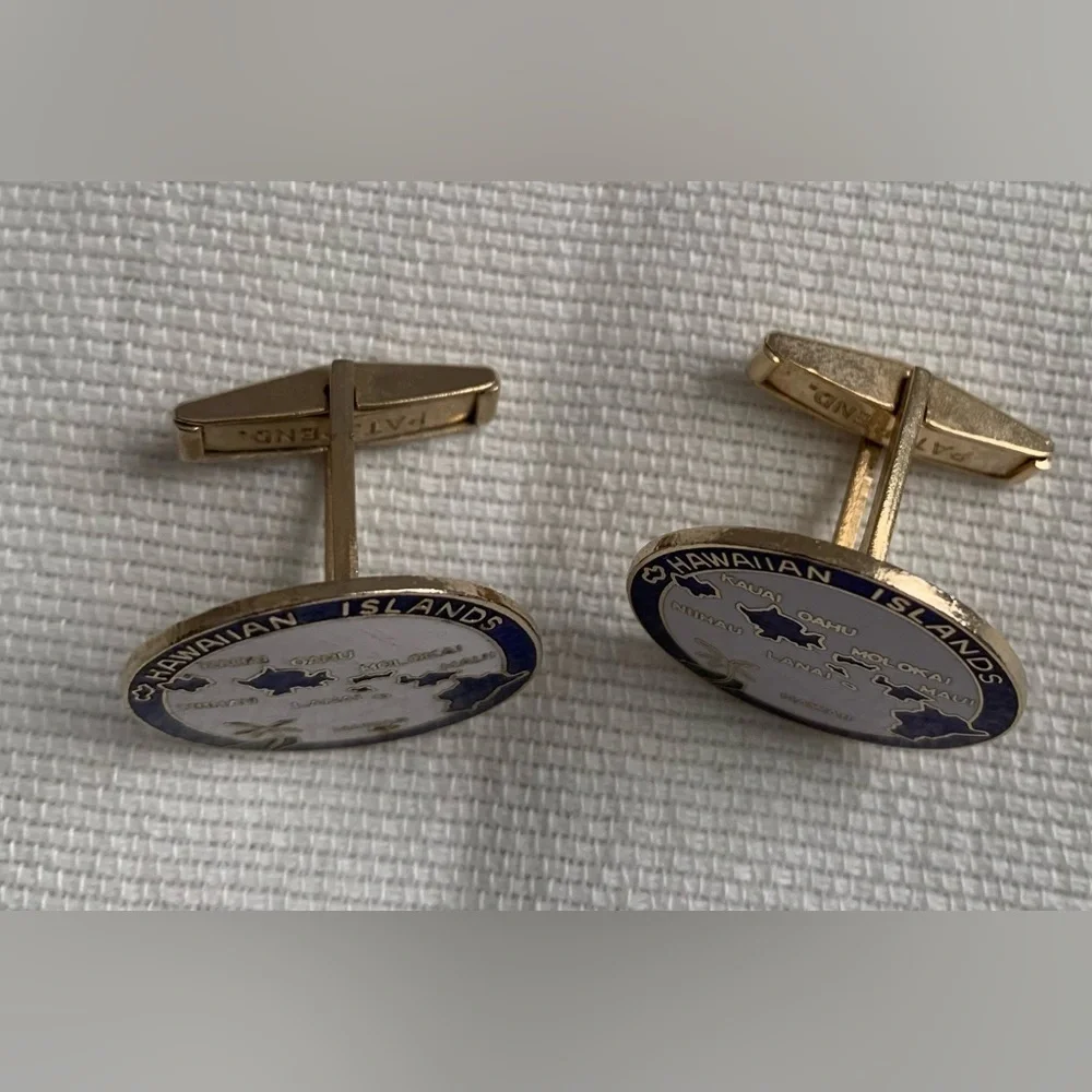 Vintage Gold-Tone Hawaiian Islands Round Cufflinks